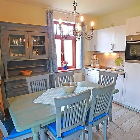 Ferienhaussiedlung Strandperlen Weidenhof 2a * Wustrow (Fischland)